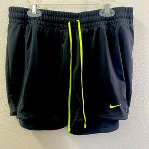 NWOT Nike Shorts Women’s